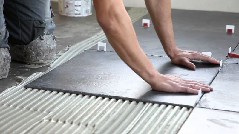 چسب کاشی هنکل با استحکام مناسب و اجرای آسان